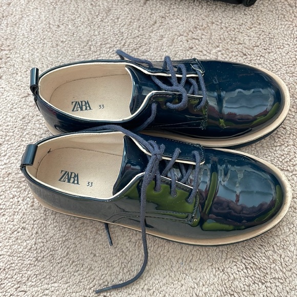 Zara Kids navy faux patent leather shoes - Picture 1 of 5